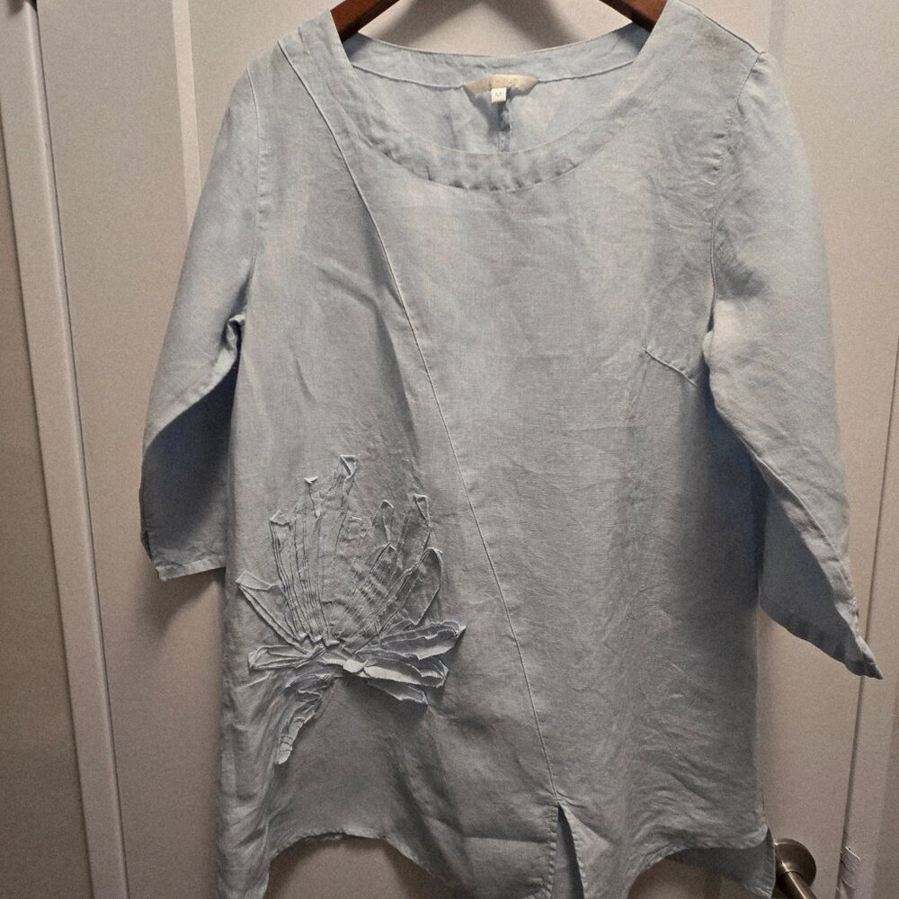 KLEEN Women's 100% Linen 3/4 Sleeves Top w/Applique Floral Accent - Size Medium